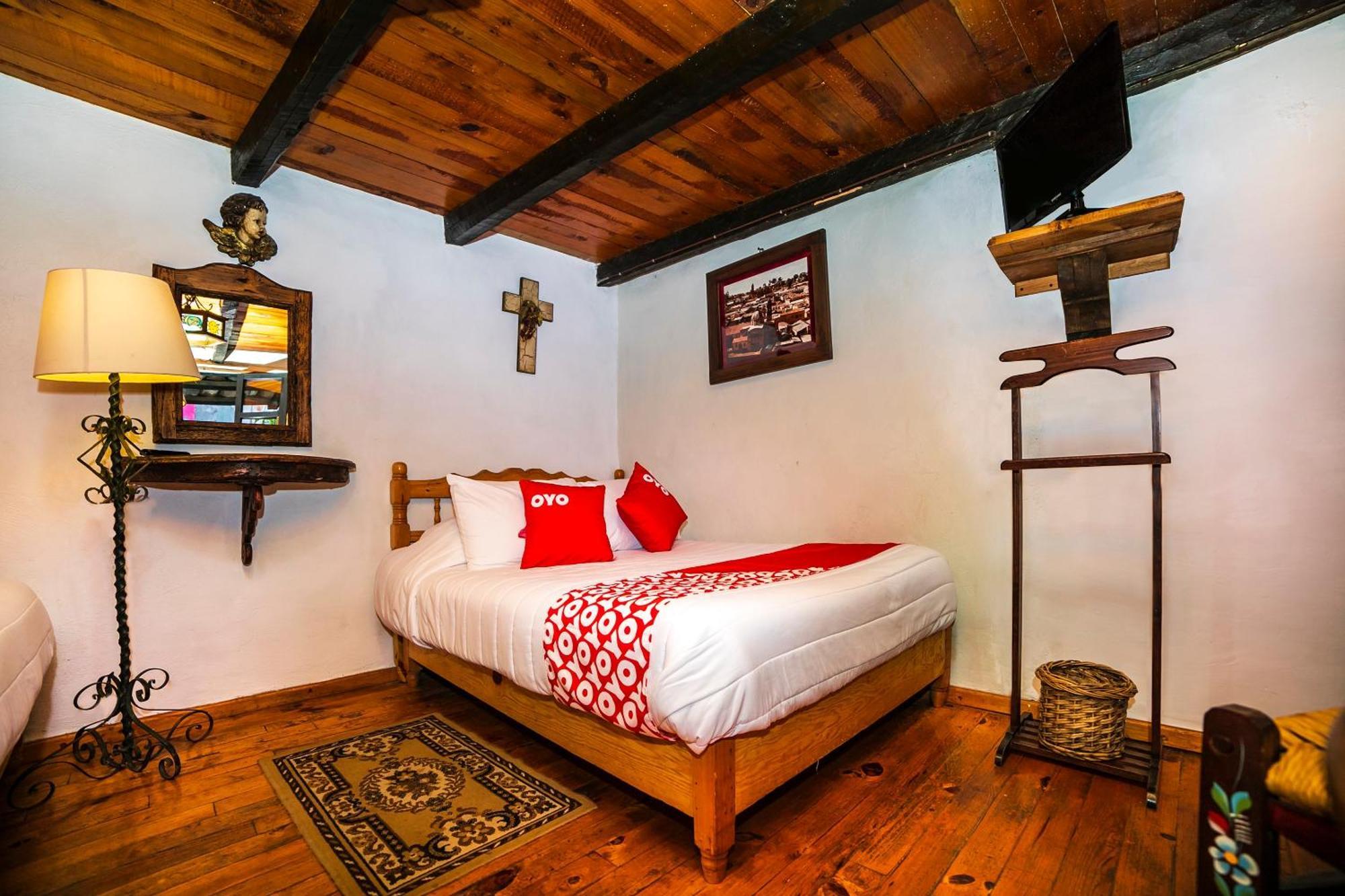 Oyo Hotel El Mineral, Tlalpujahua Bagian luar foto